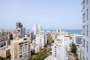 Seaside High-Rise Apt by Sea N' Rent