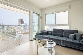 Seaside High-Rise Apt by Sea N' Rent