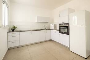 Seaside High-Rise Apt by Sea N' Rent