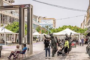 Seaside High-Rise Apt by Sea N' Rent