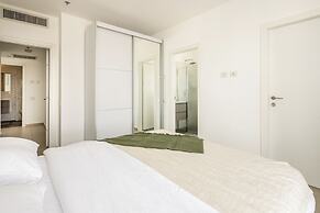 Seaside High-Rise Apt by Sea N' Rent