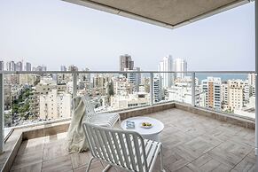 Seaside High-Rise Apt by Sea N' Rent
