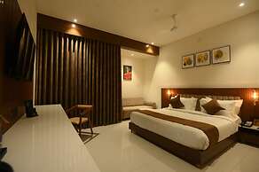 Kings Kraft Tremezzo Inn Somnath