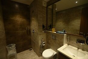 Kings Kraft Tremezzo Inn Somnath