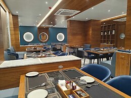 Kings Kraft Tremezzo Inn Somnath