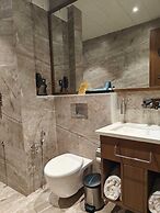 Kings Kraft Tremezzo Inn Somnath