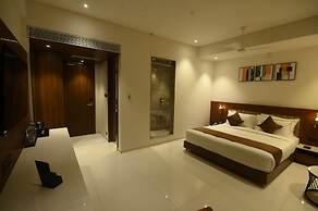 Kings Kraft Tremezzo Inn Somnath