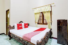 OYO 94003 Anjuk Ladang Homestay