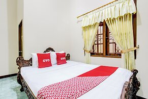 OYO 94003 Anjuk Ladang Homestay