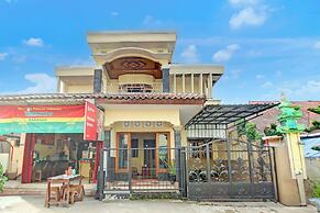 OYO 94003 Anjuk Ladang Homestay