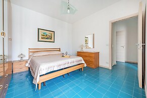 Sea Tower Apartment Bari sea Front
