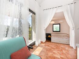 Apartments Ilija Njavro