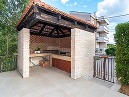 Apartments Ilija Njavro