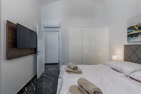 Pool Apartment Panorama