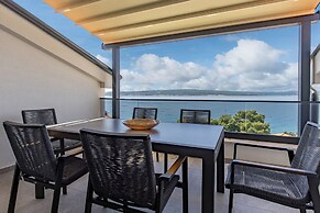 Pool Apartment Panorama