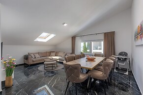 Pool Apartment Panorama