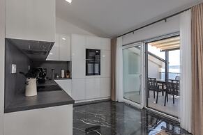 Pool Apartment Panorama