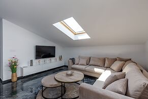 Pool Apartment Panorama