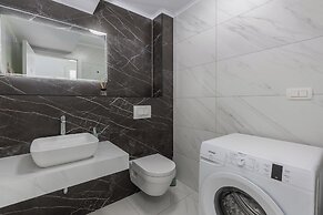 Luxury Pool Apartment With Sea View