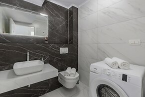 Luxury Pool Apartment With Sea View