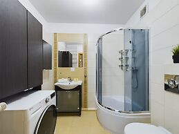 Gdańsk Apartment With Garden by Renters