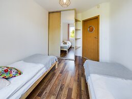 Gdańsk Apartment With Garden by Renters