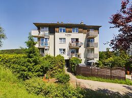 Gdańsk Apartment With Garden by Renters