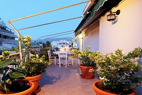 Live in Athens, Our first love #01