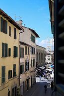 Blue Charm Florentine Apt by Oteego