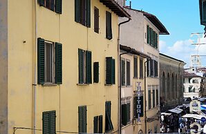 Blue Charm Florentine Apt by Oteego