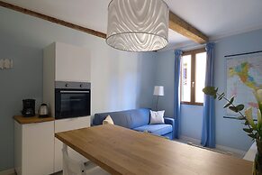 Blue Charm Florentine Apt by Oteego