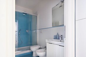 Blue Charm Florentine Apt by Oteego