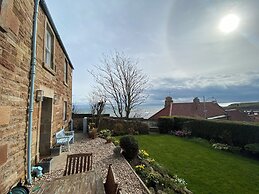 Fabulous Holiday Home by the sea in Ancient Crail