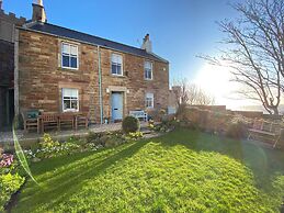 Fabulous Holiday Home by the sea in Ancient Crail