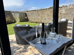 Luxury Northumberland Cottage Near Beach Sleeps 8