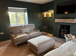 Luxury Northumberland Cottage Near Beach Sleeps 8