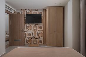 Sandy Seaside Suites