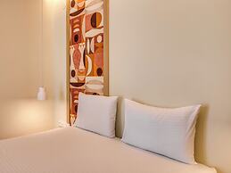 Sandy Seaside Suites