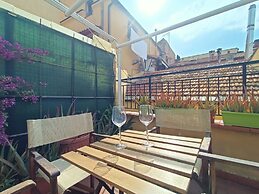 Delle Erbe The Nightlife