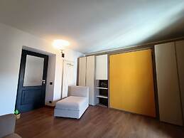 Delle Erbe The Nightlife