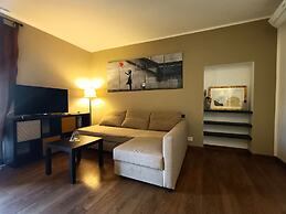 Delle Erbe The Nightlife