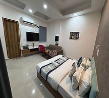 Radiant Blu Hotel