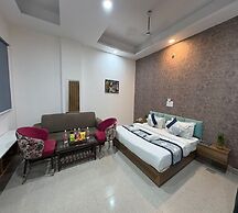 Radiant Blu Hotel