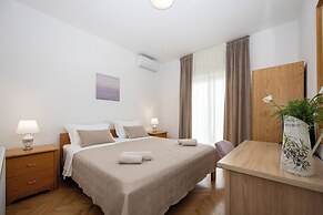 Double bed Room With Private Bathroom and Balcony
