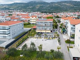 Double bed Room With Private Bathroom