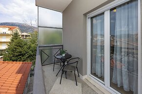 Double bed Room With Private Bathroom and Balcony