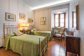 Casa Martina, Piazza Delle Erbe, San Gimignano