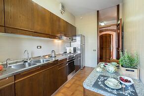 Casa Martina, Piazza Delle Erbe, San Gimignano