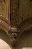 Pergola One Romantic Apt by Oteego