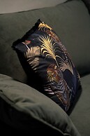 Pergola One Romantic Apt by Oteego